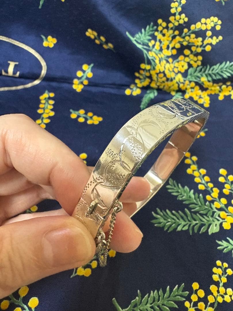 シルバー エングレーブ バングル