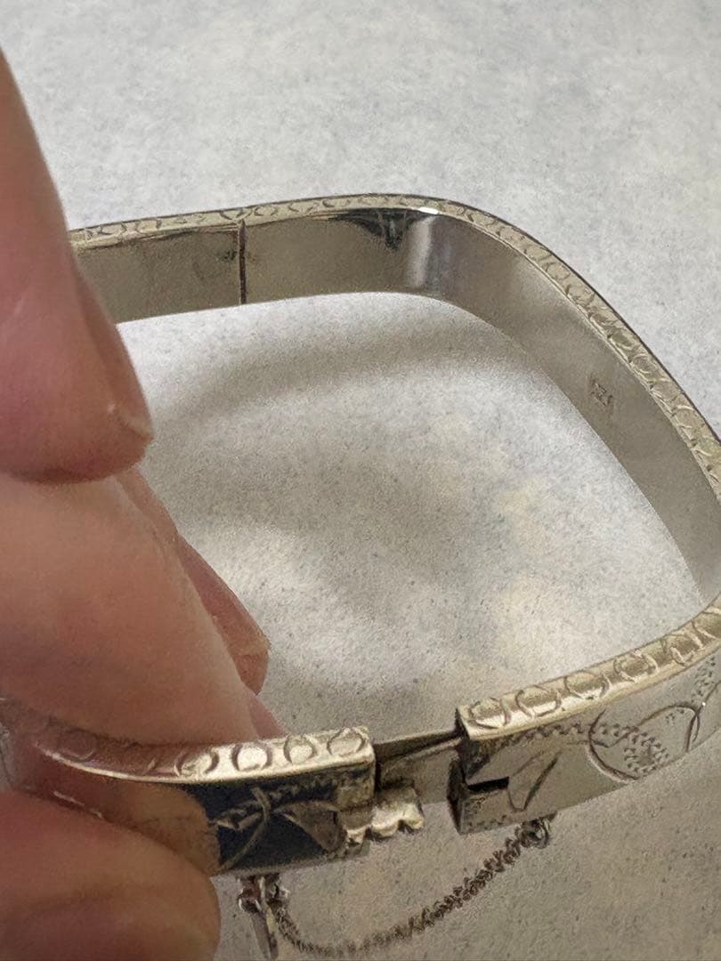 シルバー エングレーブ バングル