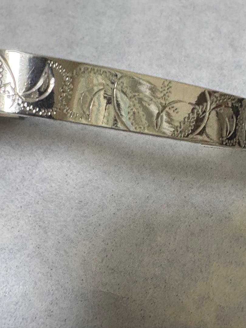 シルバー エングレーブ バングル