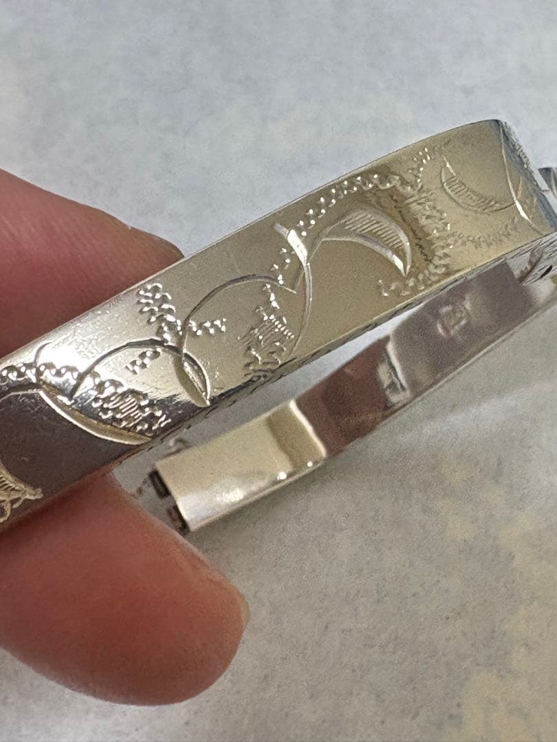 シルバー エングレーブ バングル