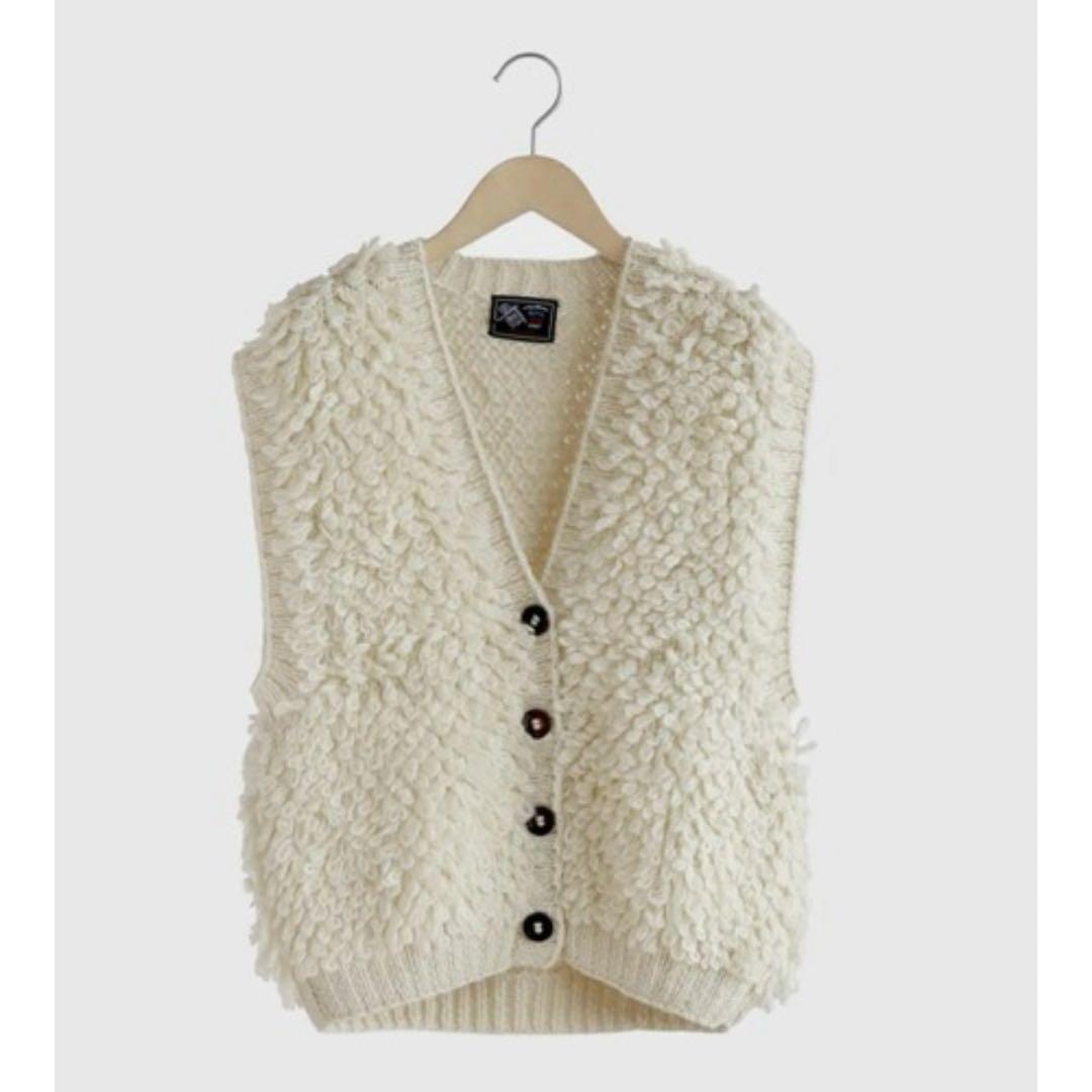 【新品未使用】FIKA. ループニットベスト アイボリー　ヤマダヤ