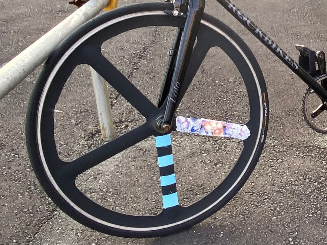 エアロスポーク風バトンホイール フロントのみ