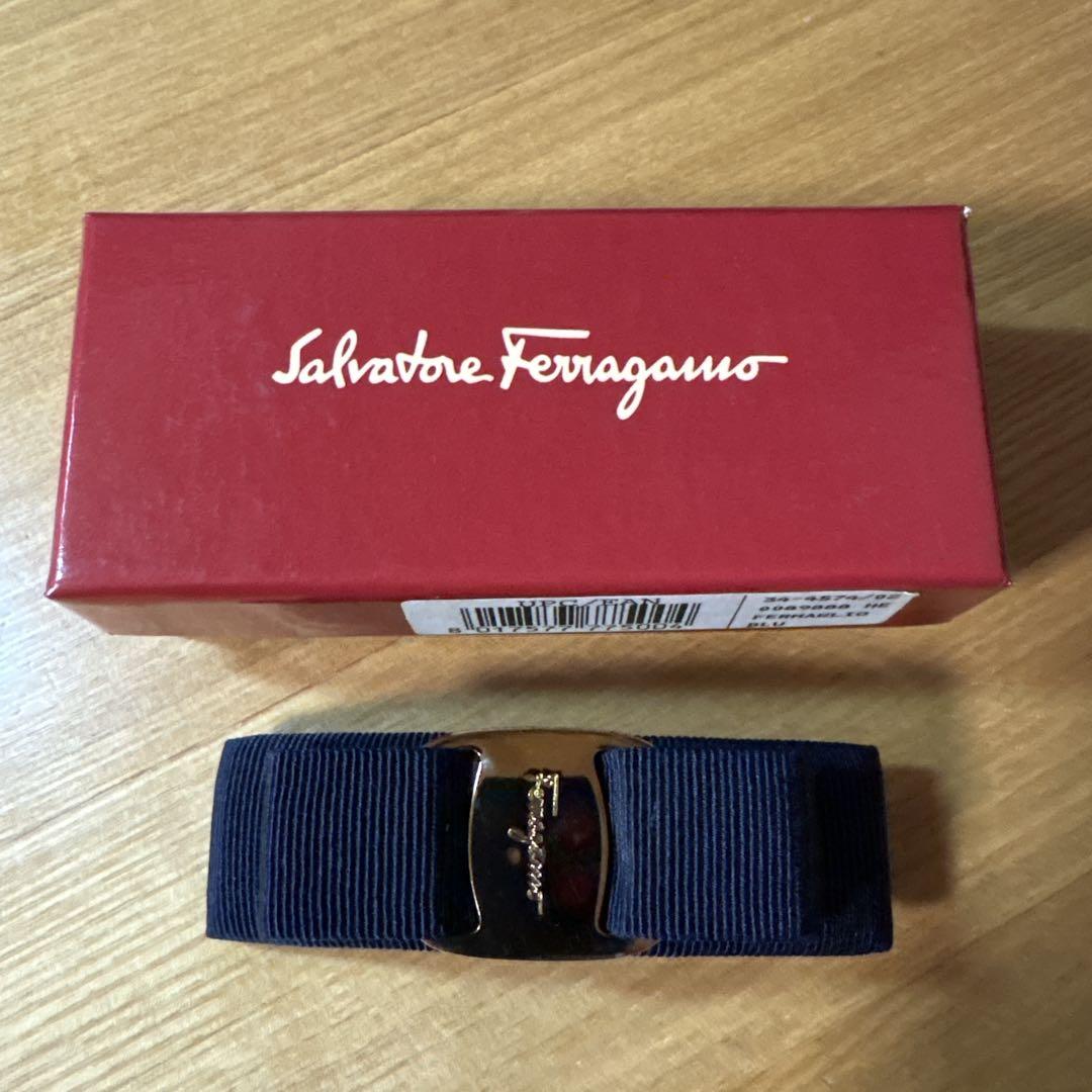 フェラガモ Salvatore Ferragamo バレッタ ダークネイビー
