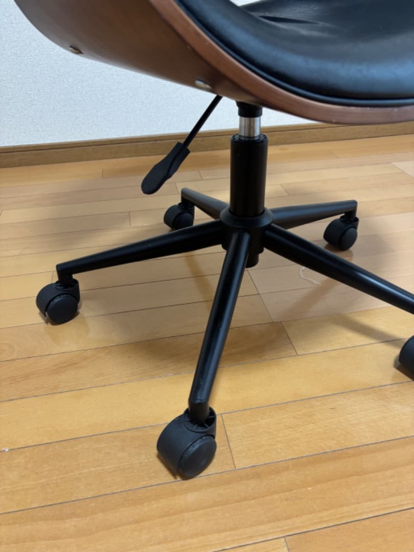 送料無料！ ノースチェア　高さ調節可能