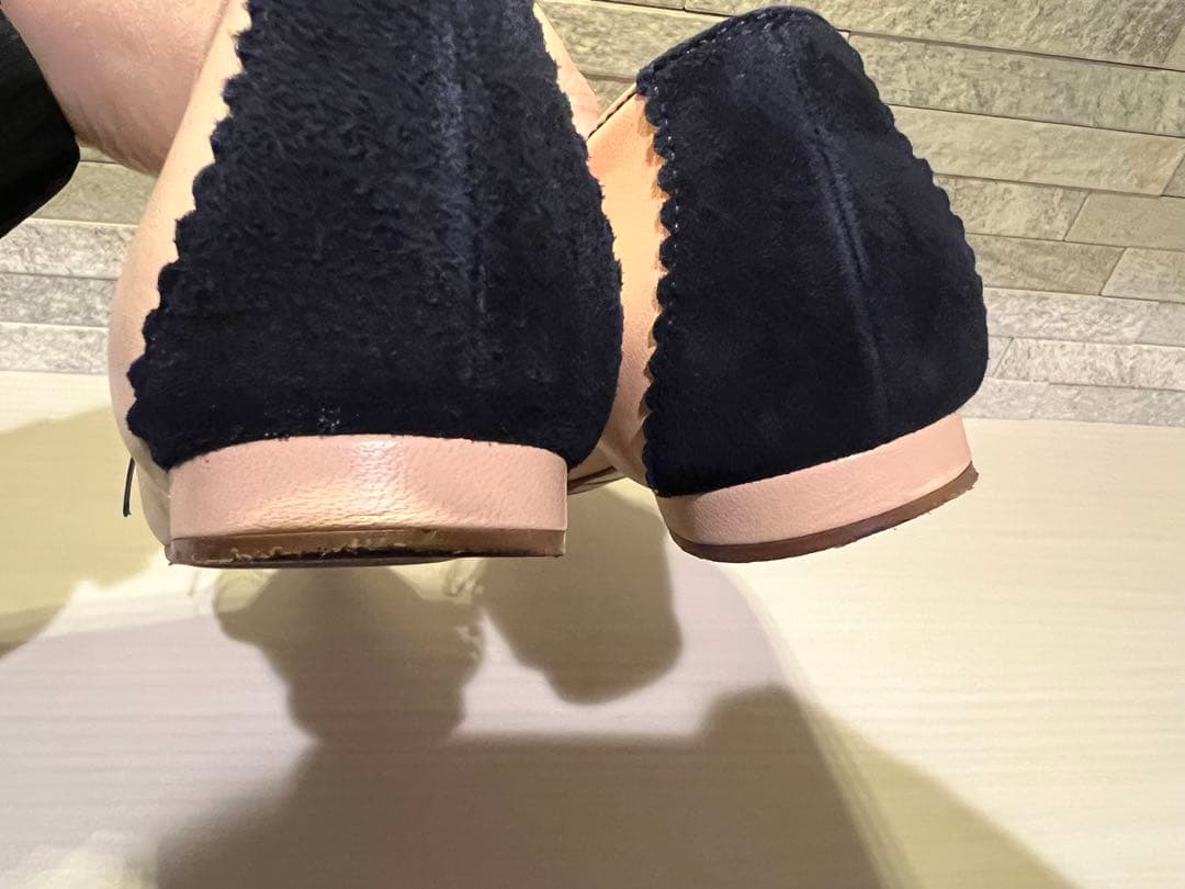 マノロブラニク　フラットシューズ