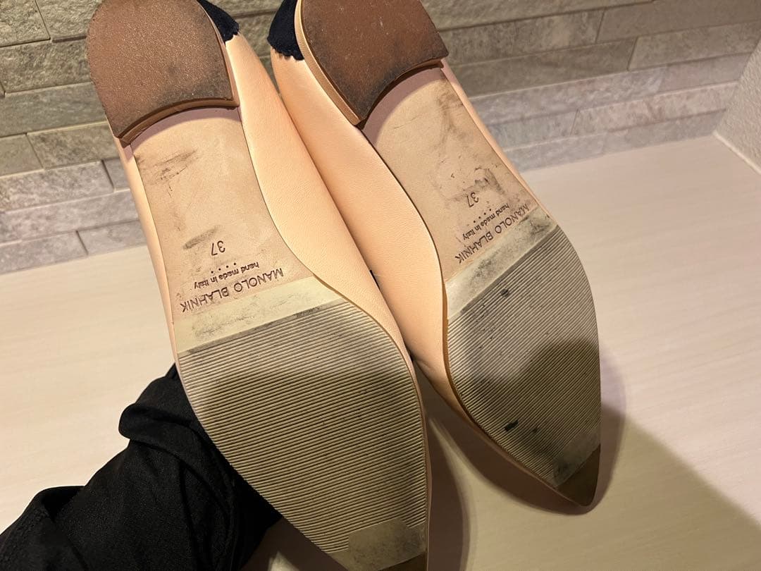 マノロブラニク　フラットシューズ
