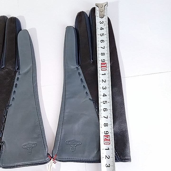 新品　タグ付き　Vivienne Westwood　手袋　レザー　羊革