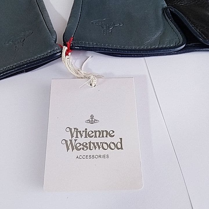 新品　タグ付き　Vivienne Westwood　手袋　レザー　羊革