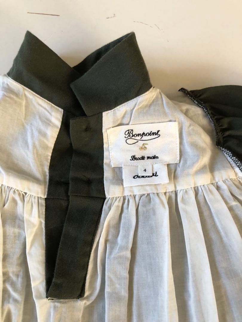 ボンポワン　スモッキング刺繍ワンピース