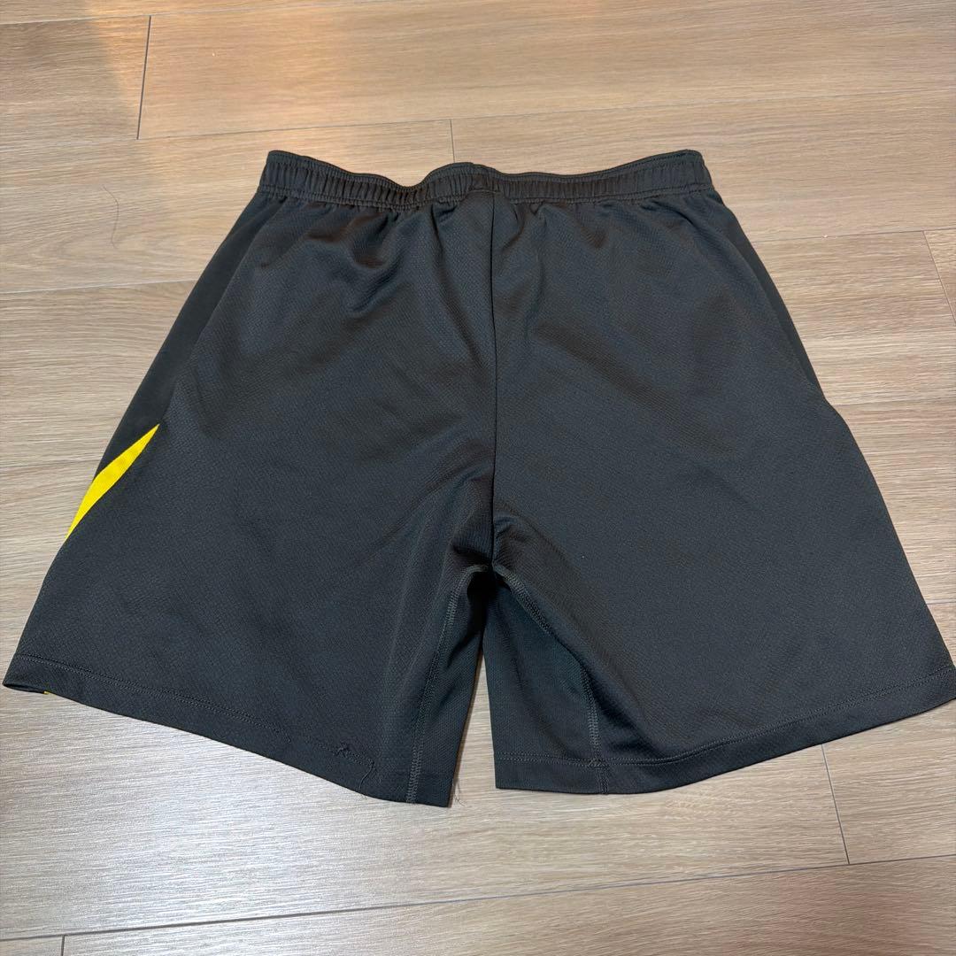 リバプール　ナイキ　トレーニングトップ　パンツセット　Mサイズ