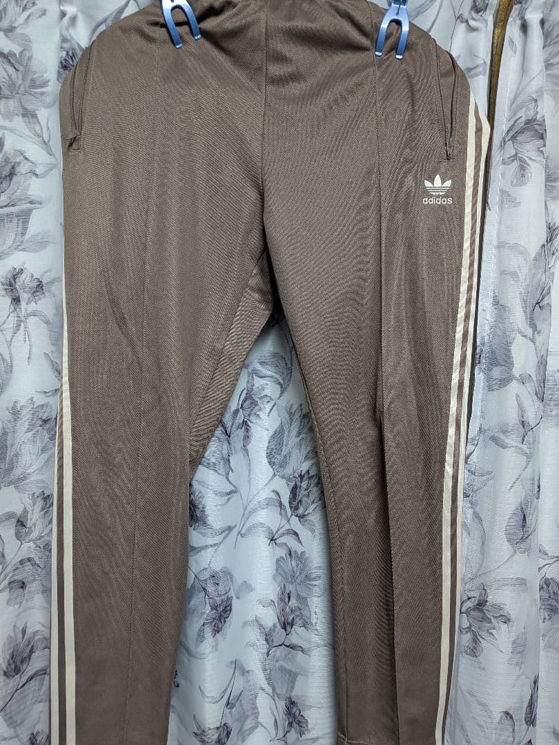 アディダスオリジナルジャージーセットアップ