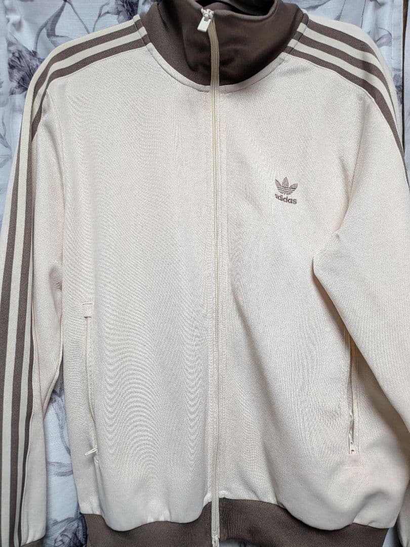 アディダスオリジナルジャージーセットアップ