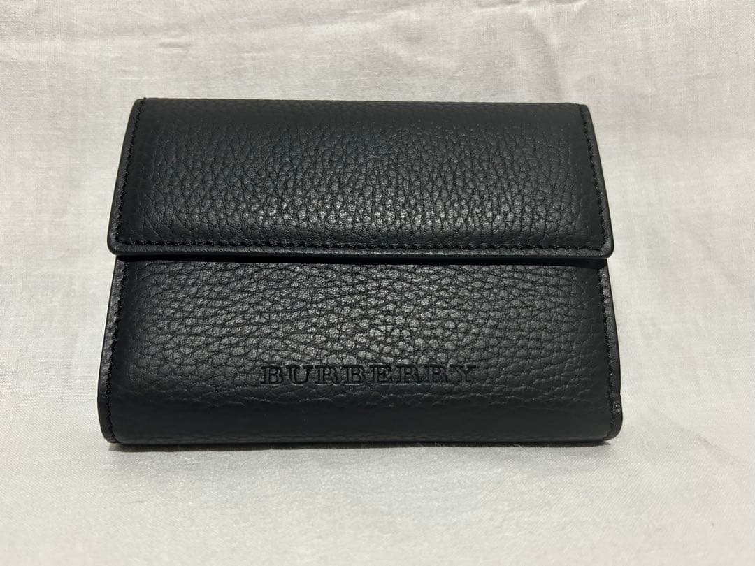 新品　BURBERRY ブラック 二つ折り財布