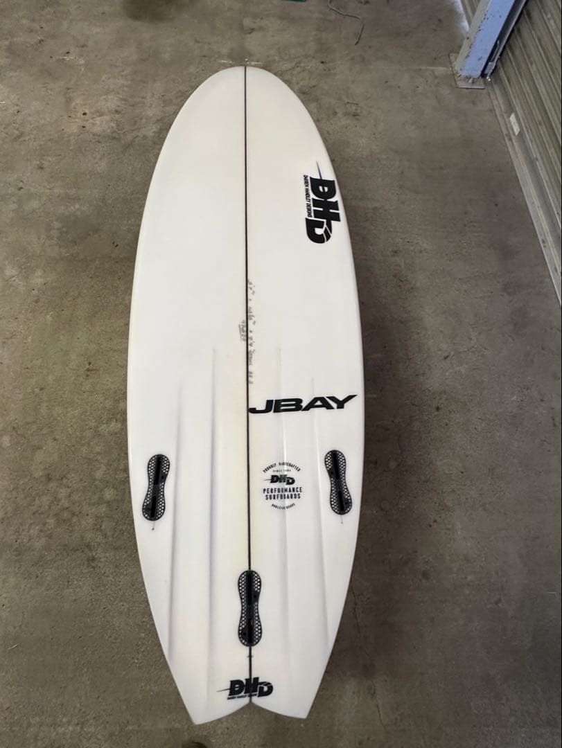 DHD サーフボード　(新品フィン付き)