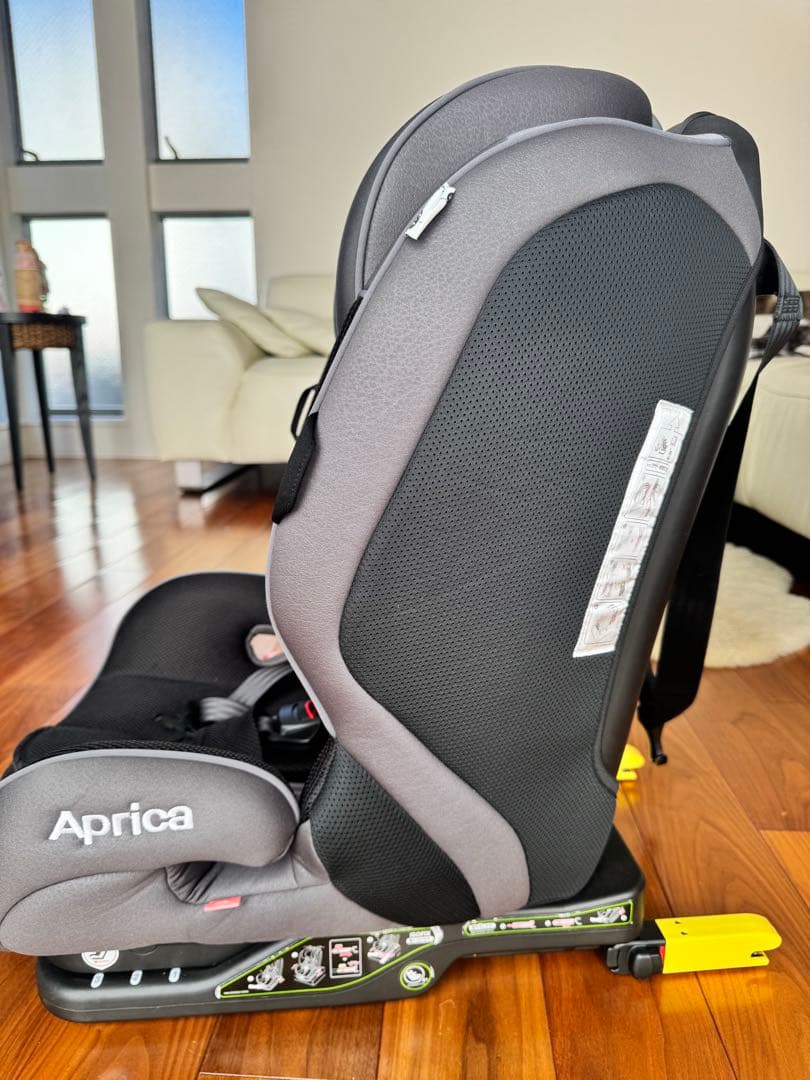 Aprica form fit AB車用チャイルドシート グレー