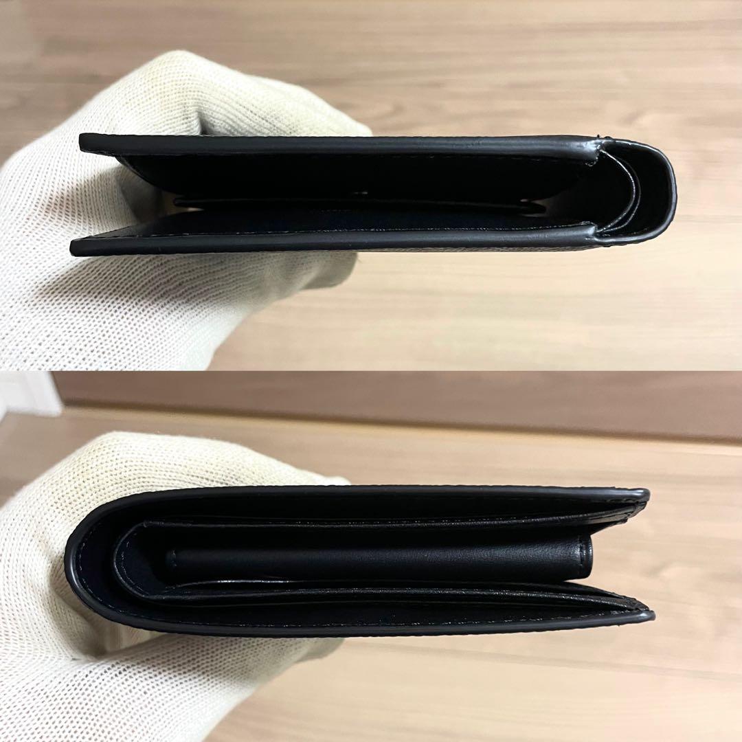 未使用/ペッレモルビダ　二つ折り財布　ウォレット　コンパクト　ブラック　レザー