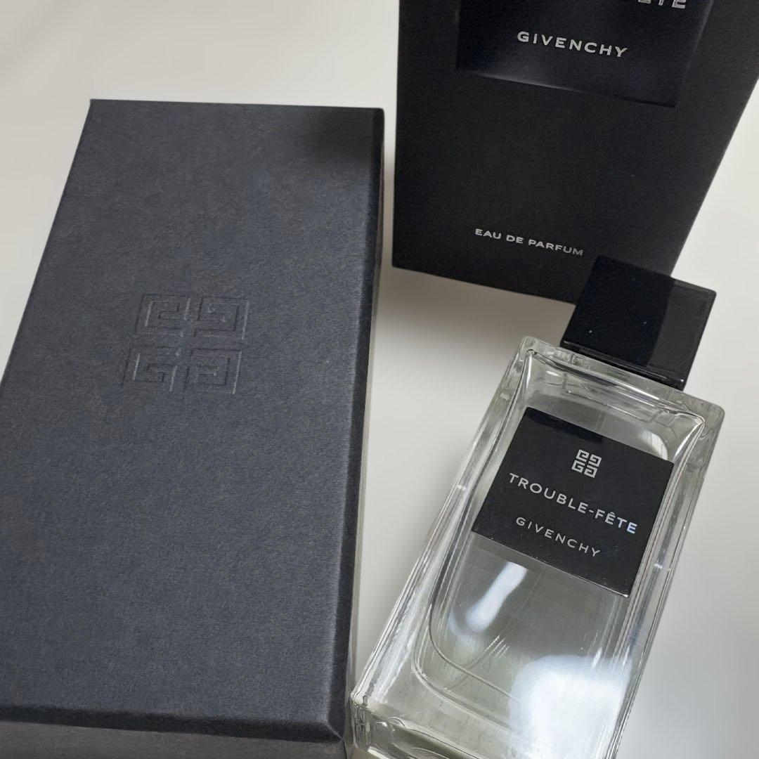 ジバンシー　香水　トロブルフェット100ミリ