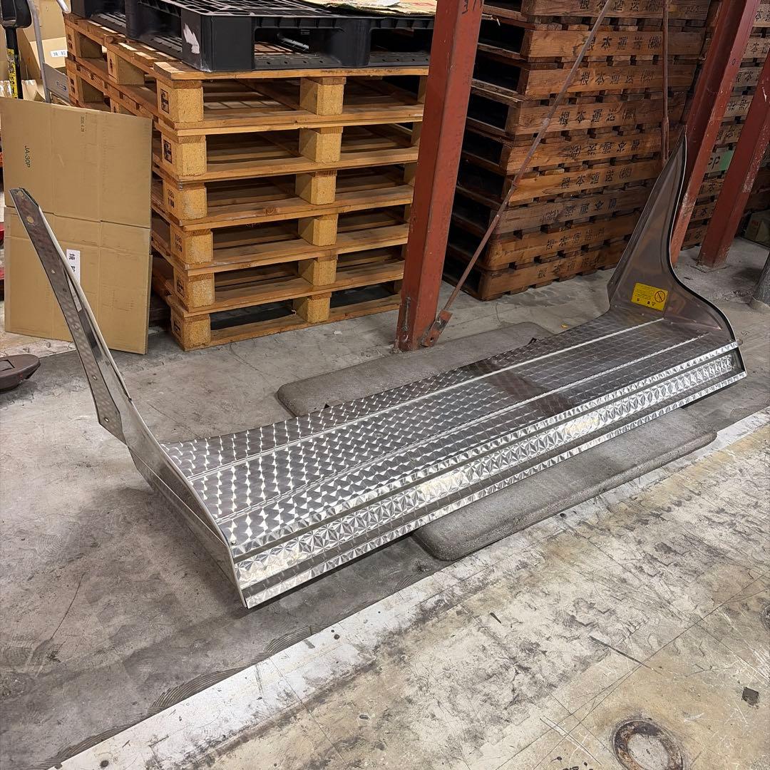 05ギガ！フロントバイザー