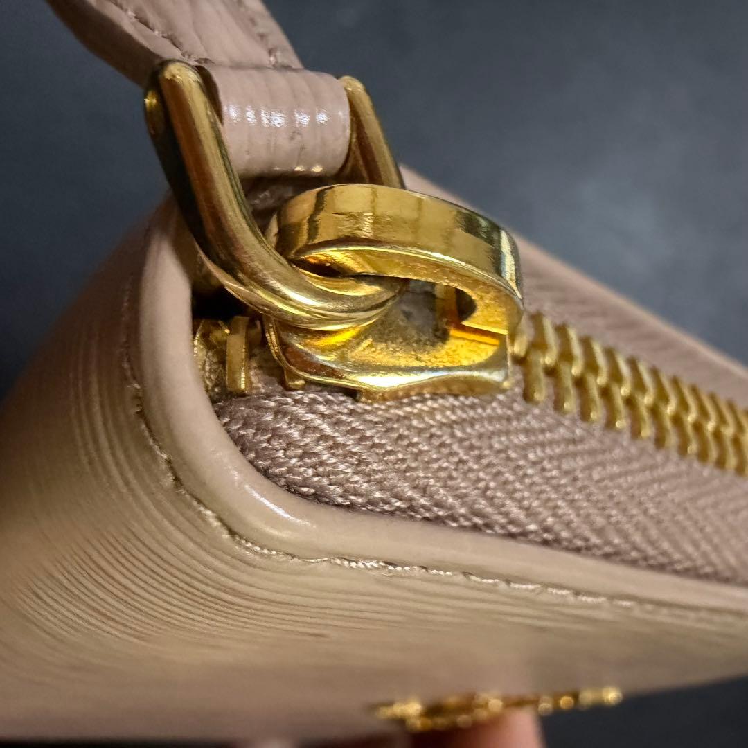 プラダ PRADA ケース　VITELLO MOVE LACCA 財布