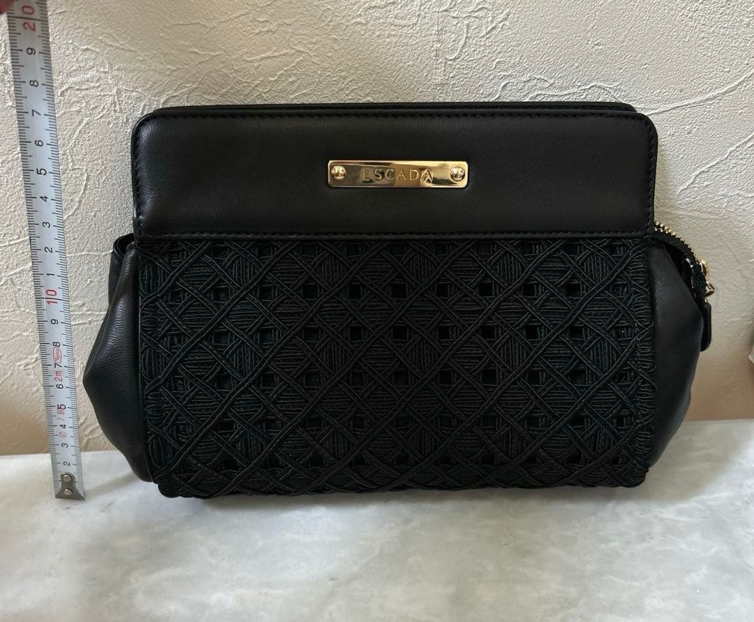 ESCADA エスカーダ　ブラック クラッチバッグ