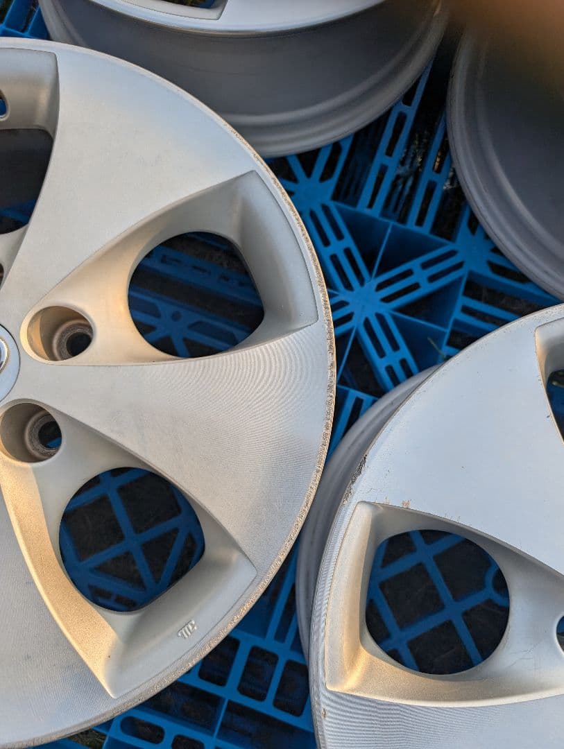 ①中古品　10系アルファード純正アルミホイール4本セットの2本