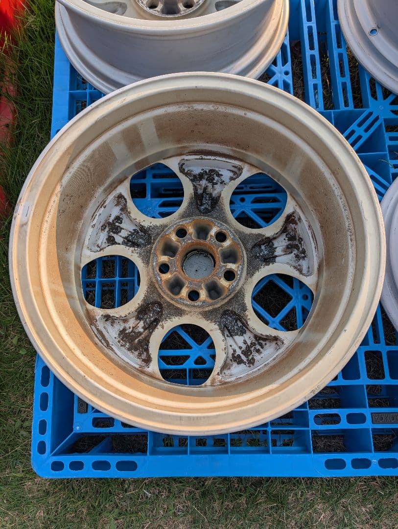 ①中古品　10系アルファード純正アルミホイール4本セットの2本