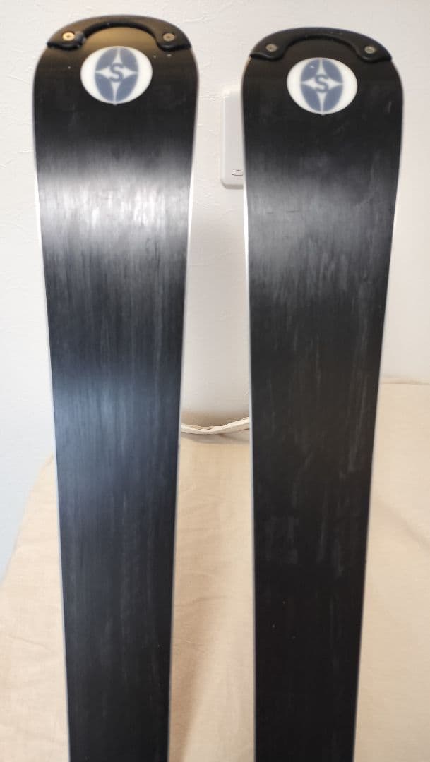 プラドマックスKEOS スキー 板 レッド/ブラック