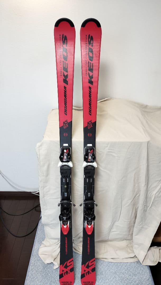 プラドマックスKEOS スキー 板 レッド/ブラック