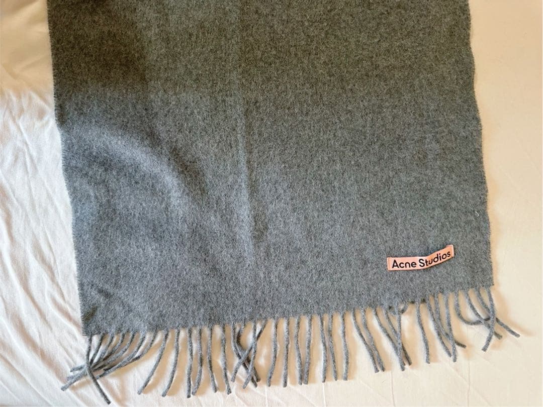 Acne Studios グレー マフラー 200 x 45 cm 新品未使用