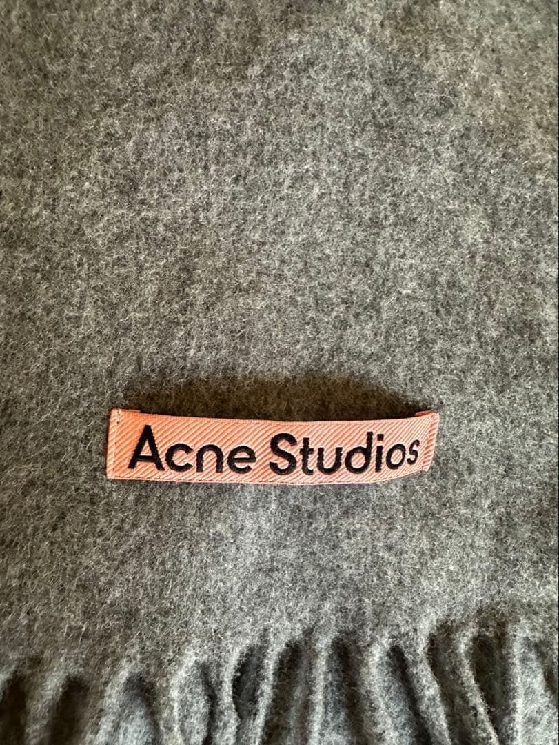 Acne Studios グレー マフラー 200 x 45 cm 新品未使用