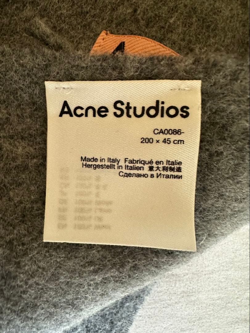 Acne Studios グレー マフラー 200 x 45 cm 新品未使用