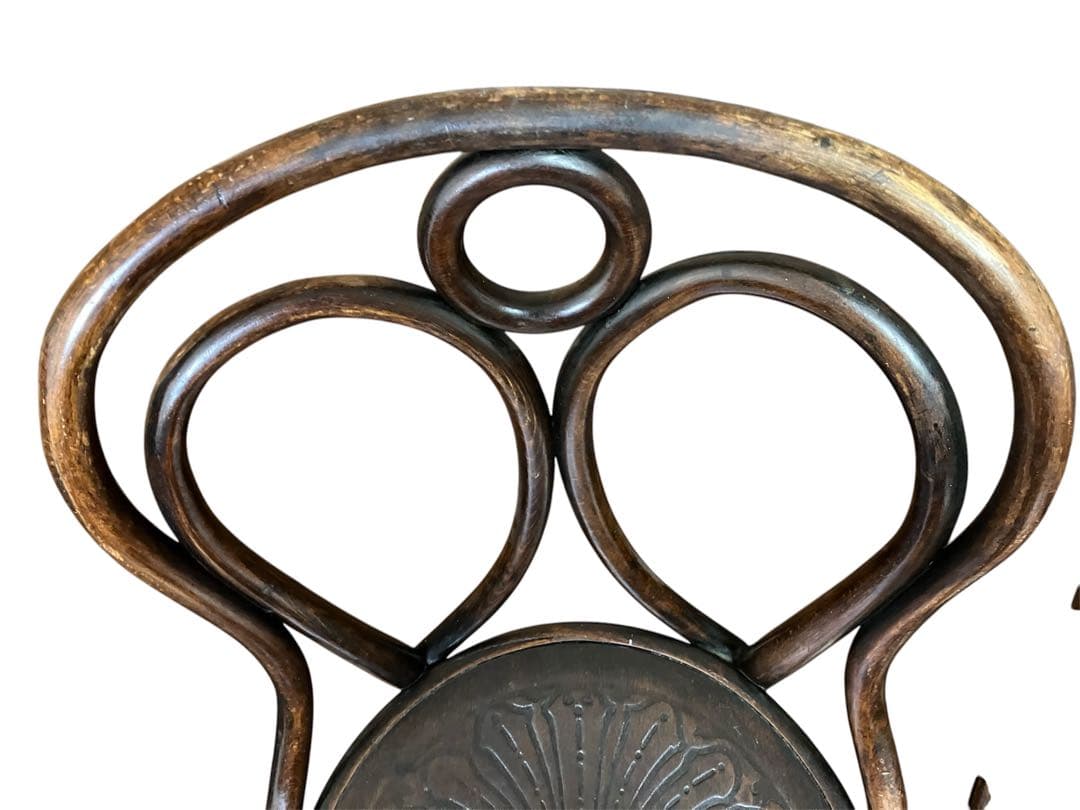 ベントウッドチェア　アンティーク　珍しい形　曲げ木　座面装飾　軽い