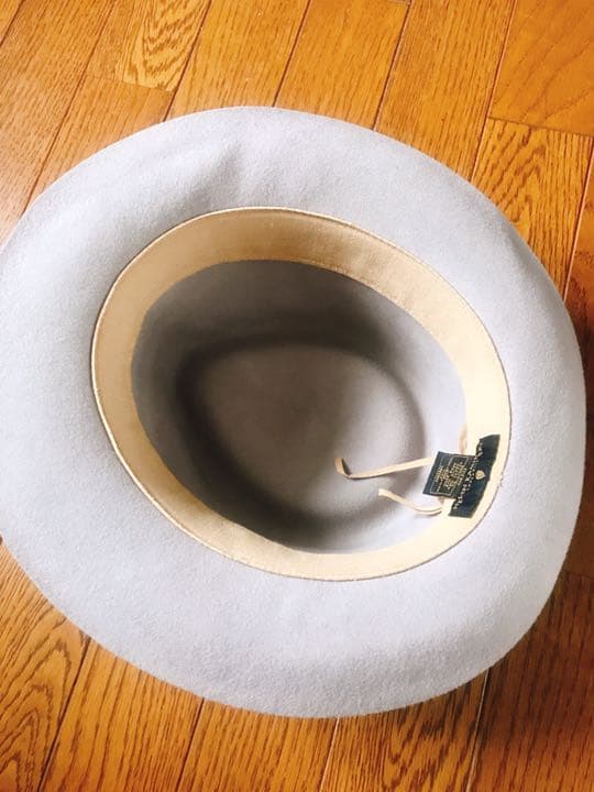 ヘレンカミンスキー　ハット　灰色