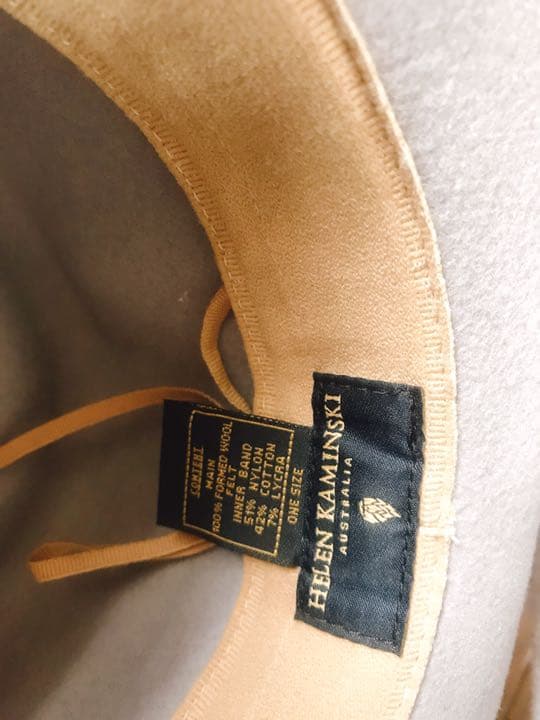 ヘレンカミンスキー　ハット　灰色