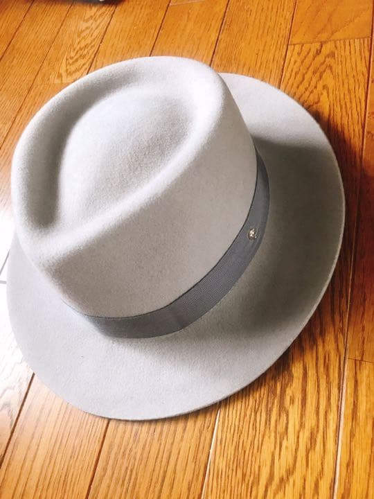 ヘレンカミンスキー　ハット　灰色