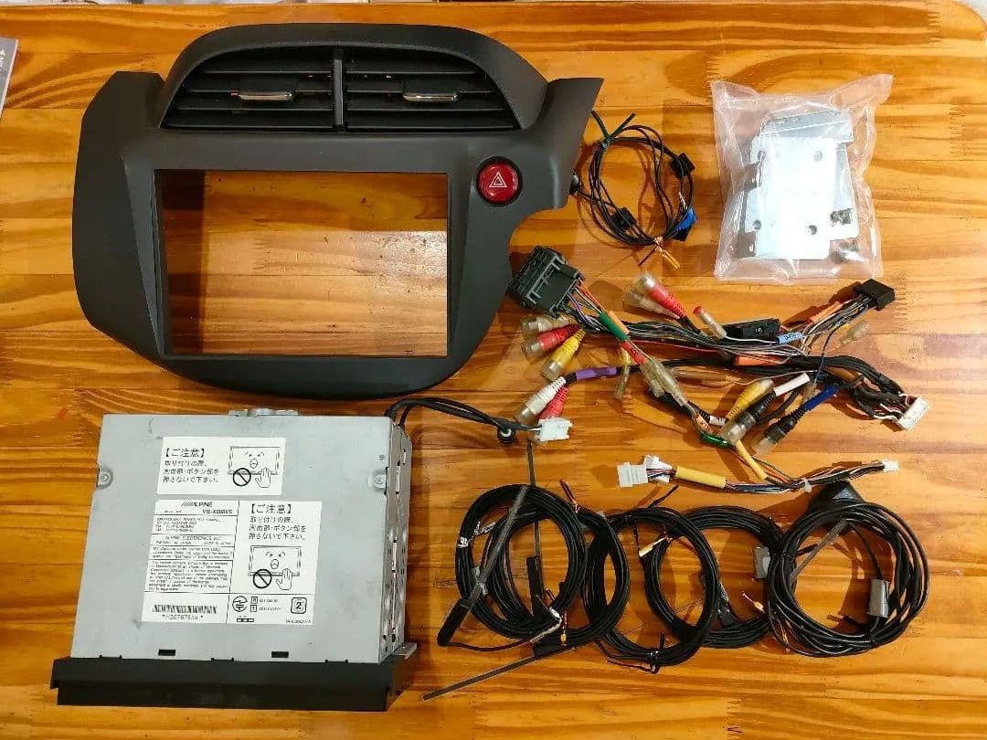 ALPINE　VIE−X088VS ＋フィット専用パネル付き