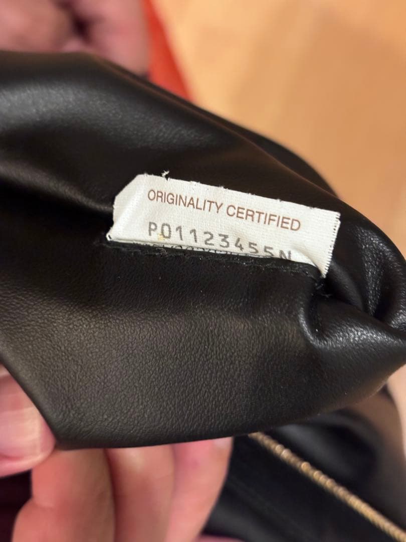 【定価20万】ボッテガヴェネタ クラッチバッグ 黒 イントレチャート カセット