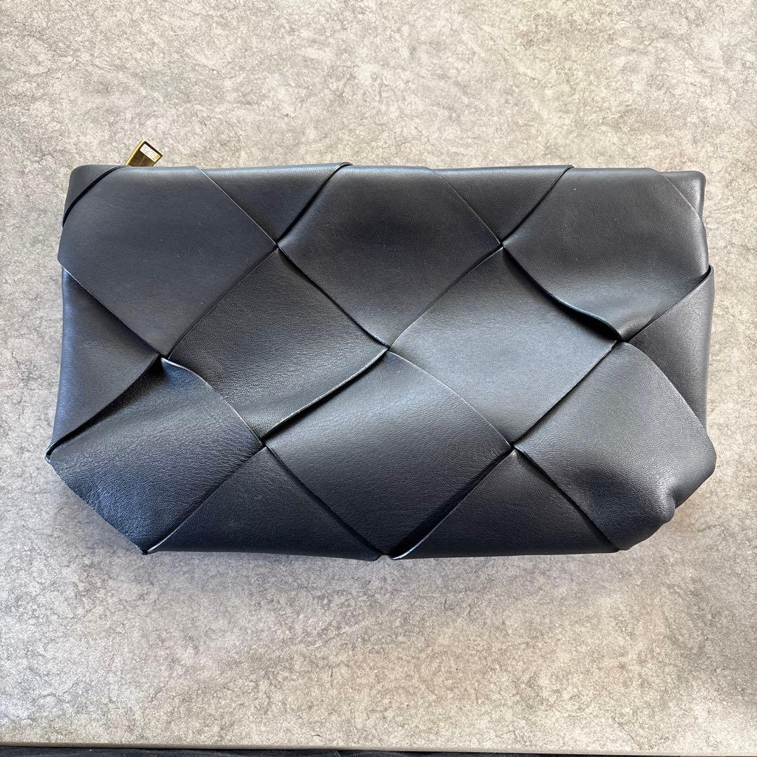 【定価20万】ボッテガヴェネタ クラッチバッグ 黒 イントレチャート カセット