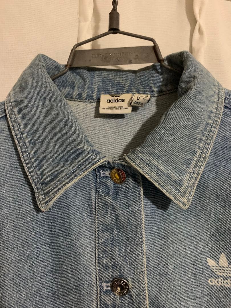adidas クロップドデニムジャケット