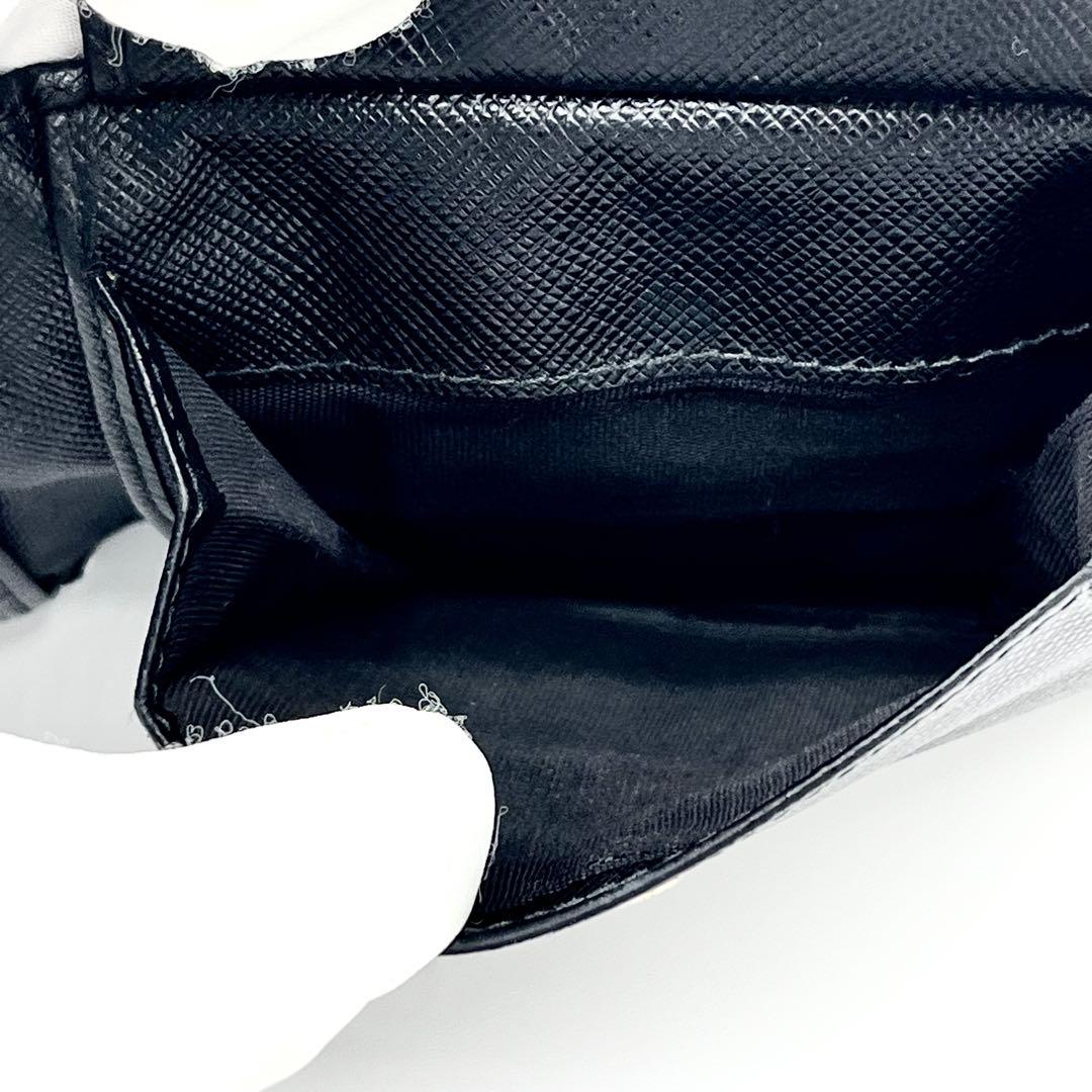 PRADA 二つ折り財布　サフィアーノレザー　ブラック