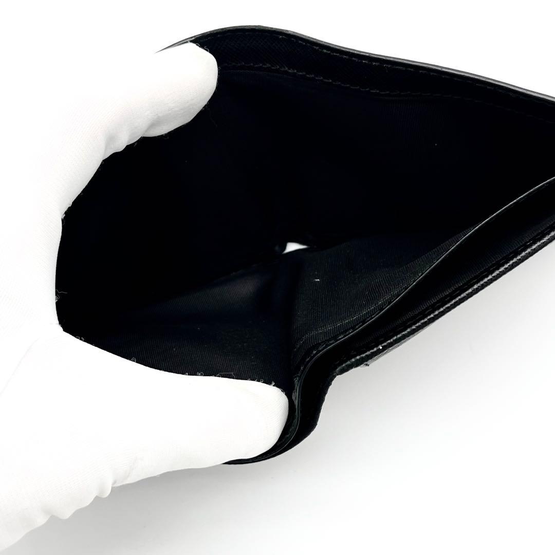 PRADA 二つ折り財布　サフィアーノレザー　ブラック