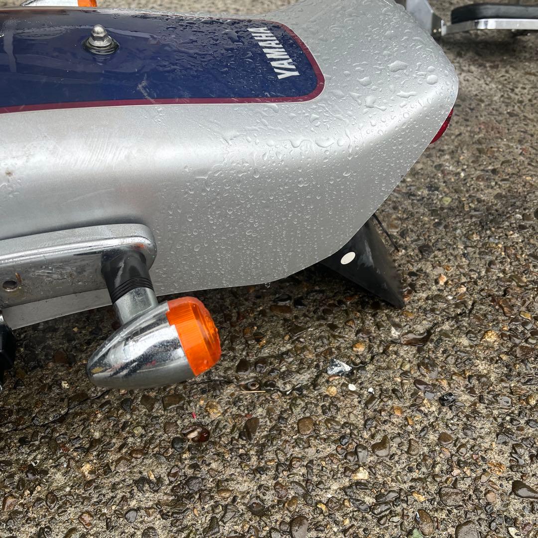 ドラッグスター400 4TR 取り外し　純正　リアフェンダー　シルバー　中古