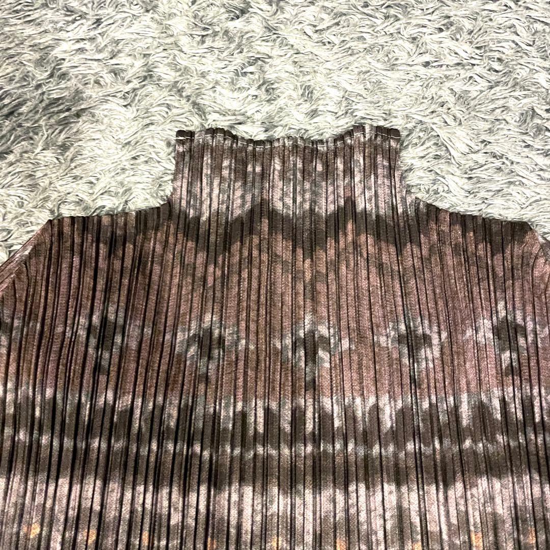 【極美品】プリーツプリーズ イッセイミヤケ カットソー 総柄 ハイネック 長袖