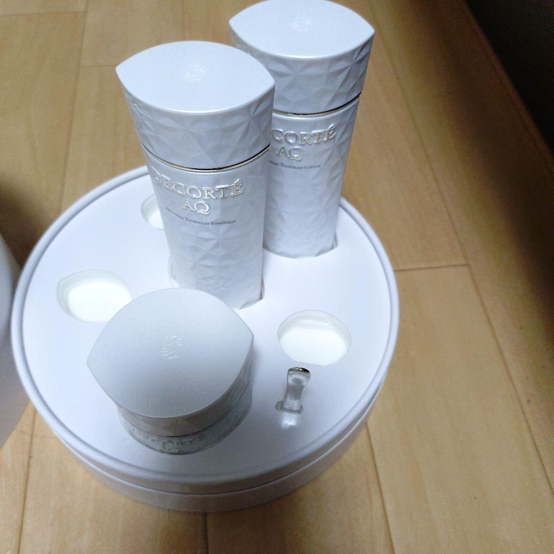 新品未開封　デコルテ　AQ ラディアンス コフレ II