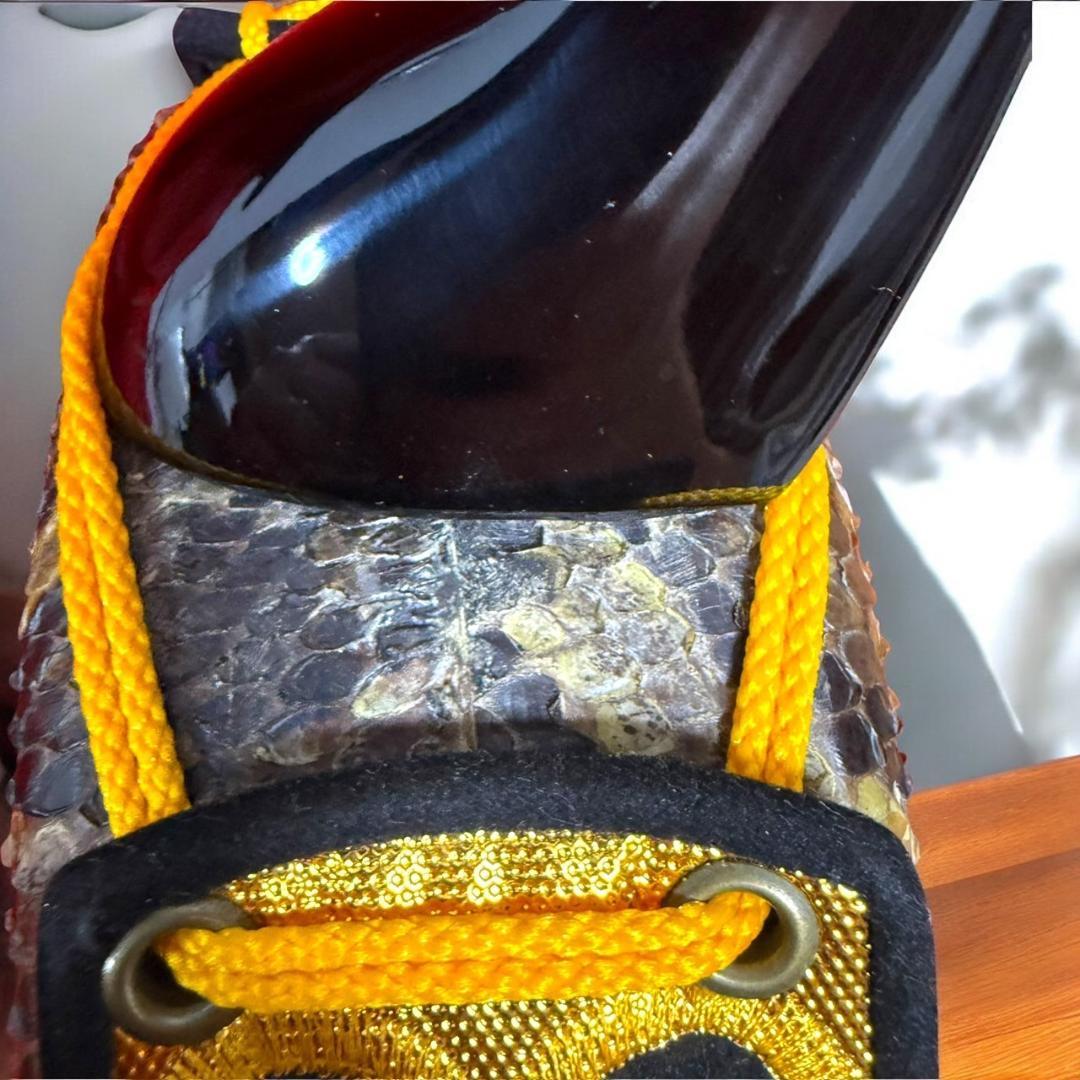 ☆美品 沖縄 琉球 三線 本蛇革 本革 蛇革 本皮 蛇皮 爪 ケース付 伝統楽器