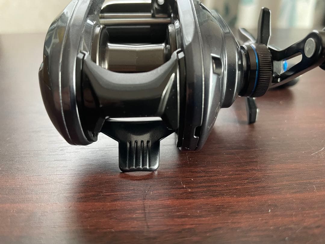 シマノ　２４　ＳＬＸ７０　中古品