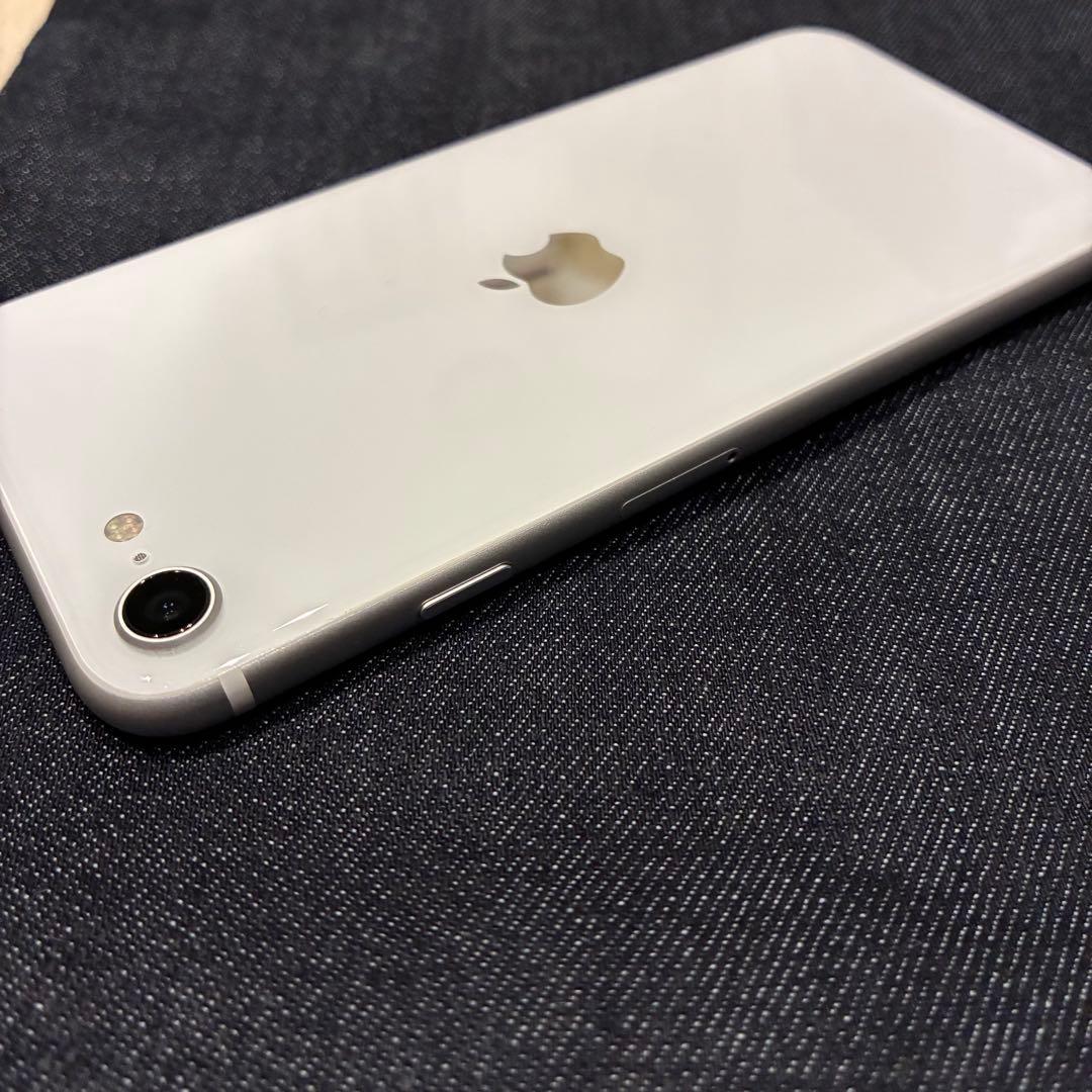 iPhone SE (第2世代) 64GB ホワイト
