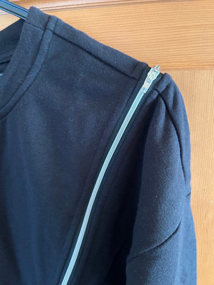 ラッキーインラブ　テニスウェア　黒ファスナー付きトップス　US-Sサイズ　新品