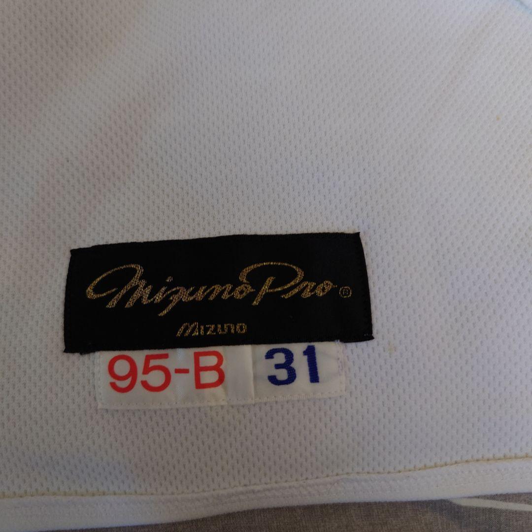 中日ドラゴンズのユニフォームです 番号は違いますが一応上下本物です