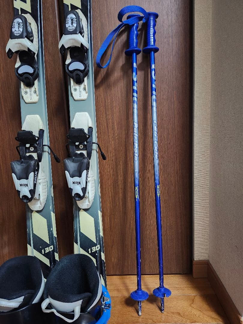 子供用スキーセット　スキー板　130cm　 ブーツ　22cm　ストック80cm